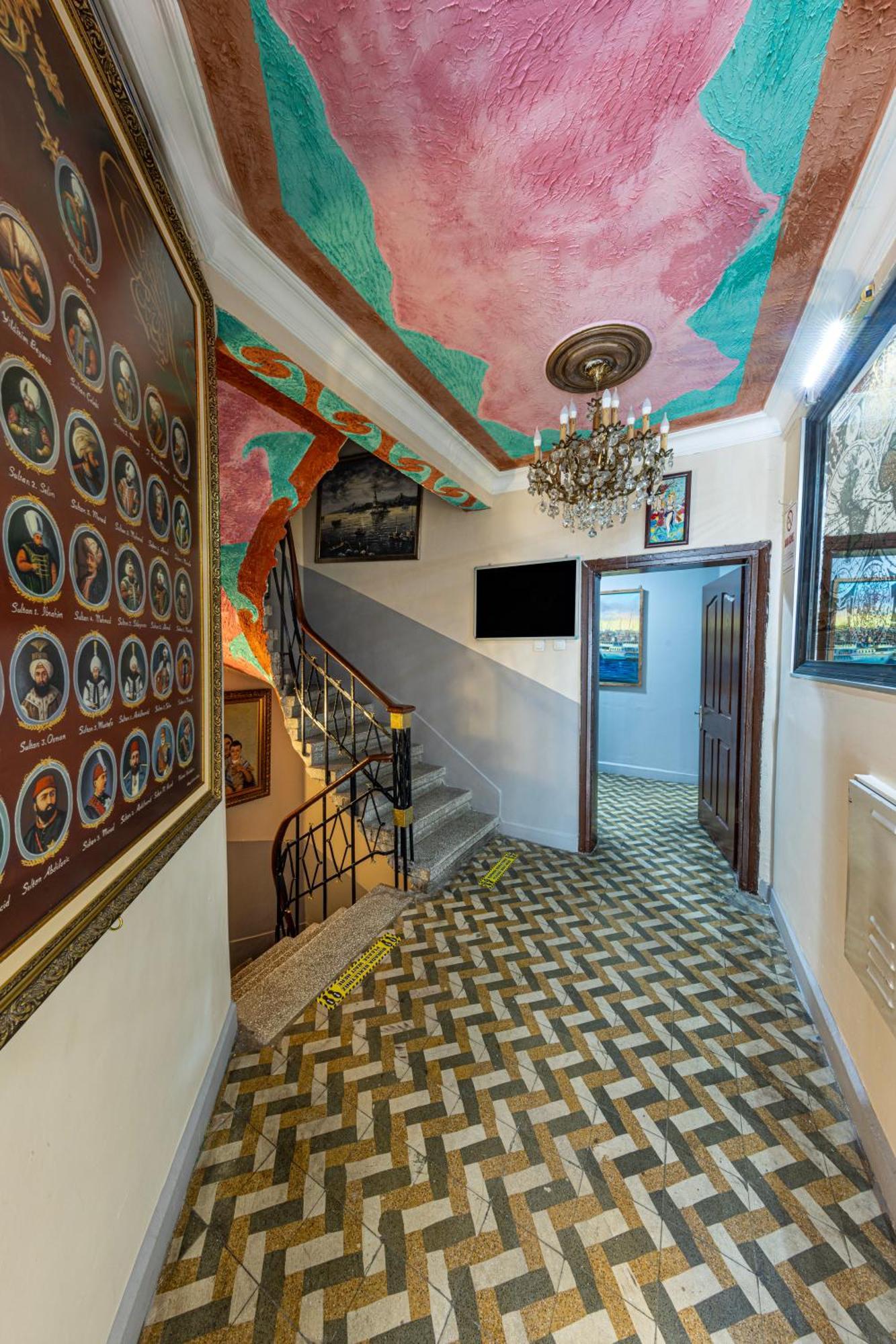 Bahaus Guesthouse Hostel Istanboel Buitenkant foto