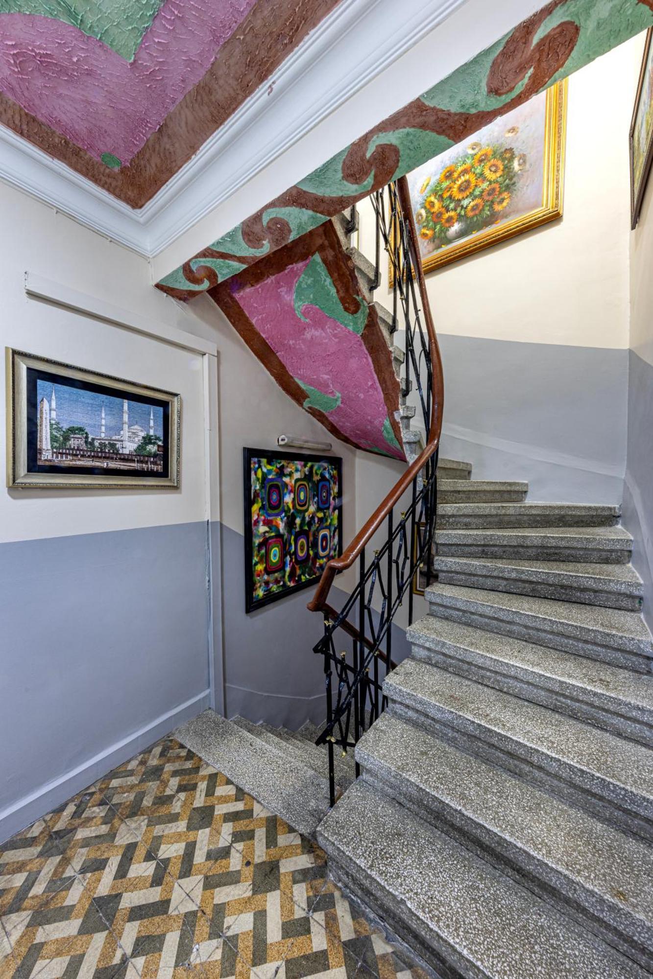 Bahaus Guesthouse Hostel Istanboel Buitenkant foto