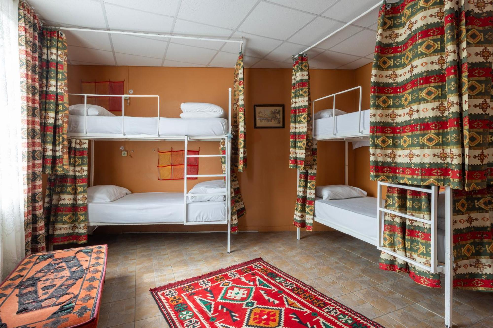 Bahaus Guesthouse Hostel Istanboel Buitenkant foto