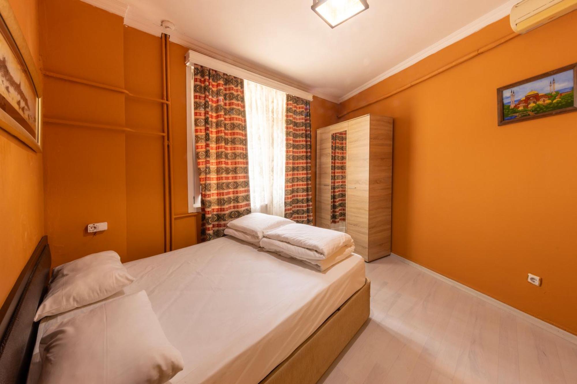 Bahaus Guesthouse Hostel Istanboel Buitenkant foto