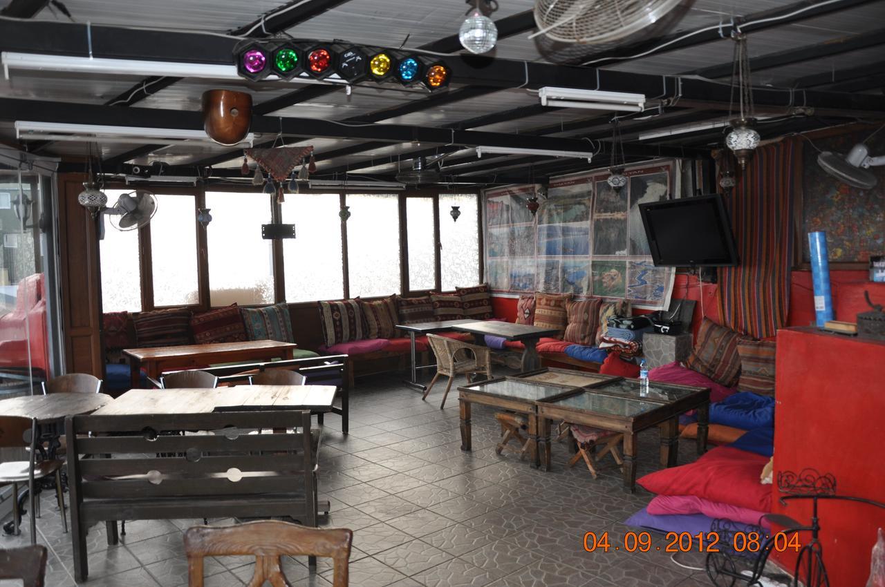 Bahaus Guesthouse Hostel Istanboel Buitenkant foto