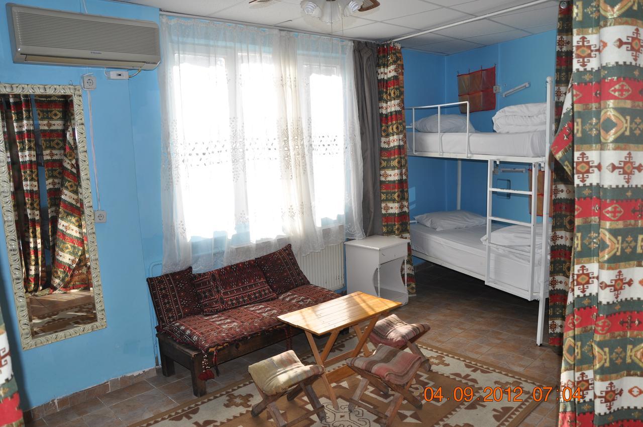 Bahaus Guesthouse Hostel Istanboel Buitenkant foto