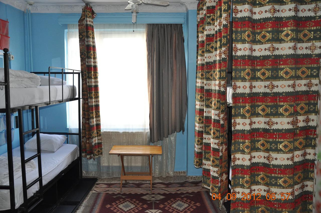 Bahaus Guesthouse Hostel Istanboel Buitenkant foto