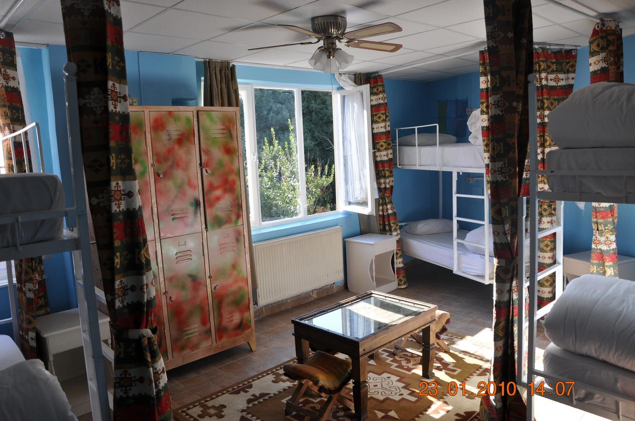 Bahaus Guesthouse Hostel Istanboel Buitenkant foto